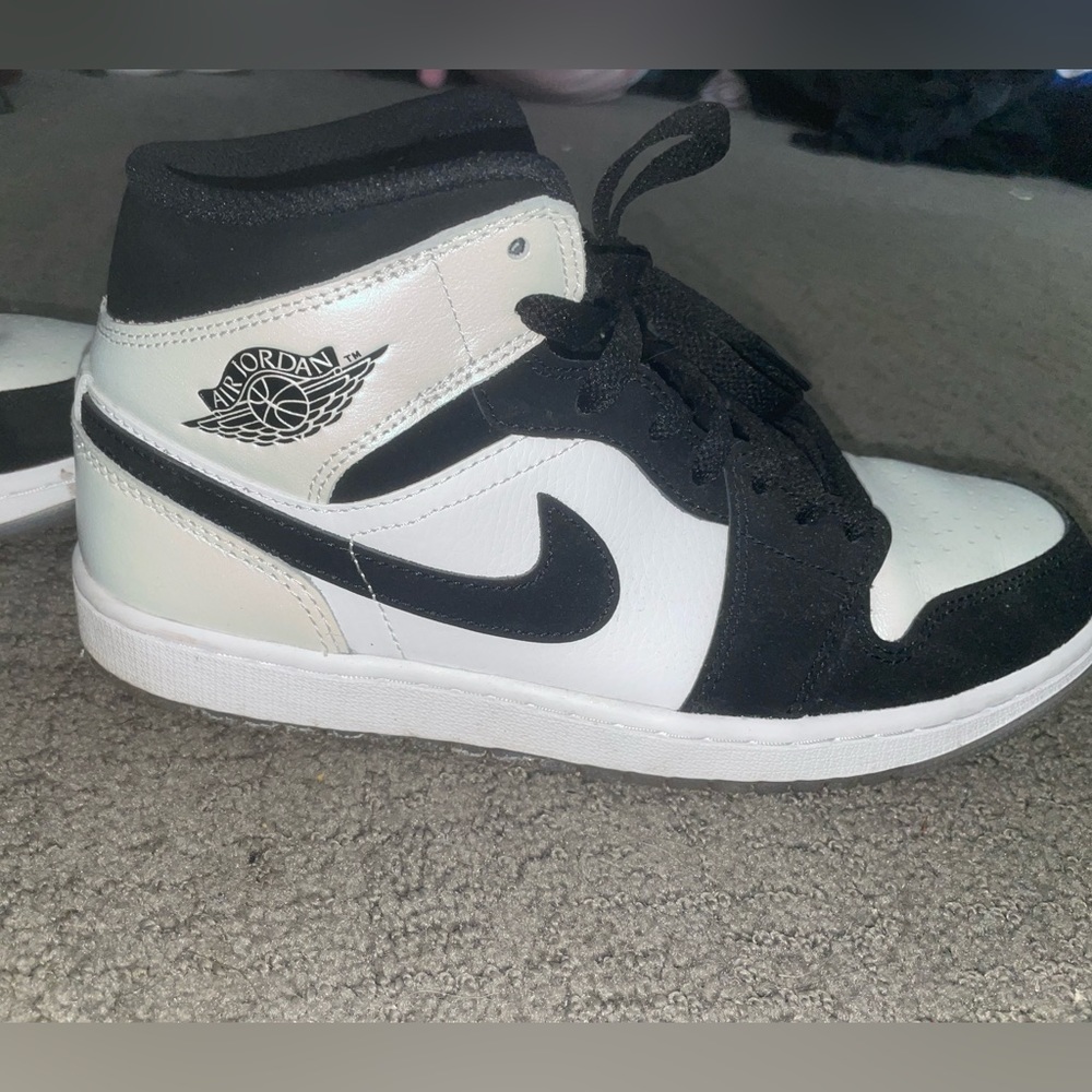Air Jordan 1 mid diamond SE